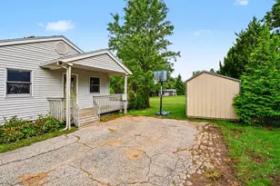 2146 Engleside Dr SE, Grand Rapids, MI 49546 - Photo 31