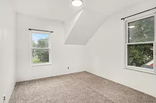 261 E Emmett St, Battle Creek, MI 49017 - Photo 13