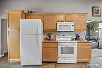 16271 Albrecht Avenue NE, Cedar Springs, MI 49319 - Photo 5