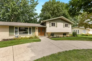 819 E Plainfield Ct, Zeeland, MI 49464 - Photo 37