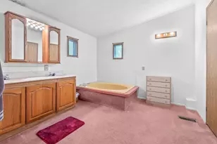 2625 Sanford Dr, Hillsdale, MI 49242 - Photo 21