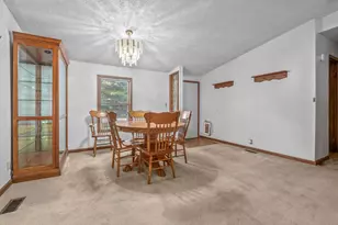 2625 Sanford Dr, Hillsdale, MI 49242 - Photo 13