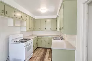 6015 Herbert St, Westland, MI 48185 - Photo 9
