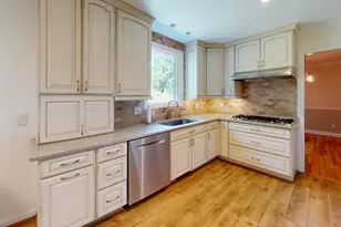 3480 Arrowvale St, Orchard Lake, MI 48324 - Photo 17