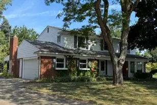 3480 Arrowvale St, Orchard Lake, MI 48324 - Photo 3