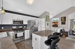 11310 Meadow Wood Cir, Greenville, MI 48838 - Photo 19