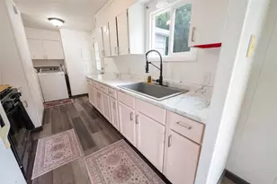 498 N Maple St, Fennville, MI 49408 - Photo 7
