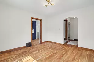 33 Pleasant Ave, Battle Creek, MI 49015 - Photo 7