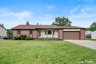 2641 Heathcliff St SE, Grand Rapids, MI 49546 - Photo 1