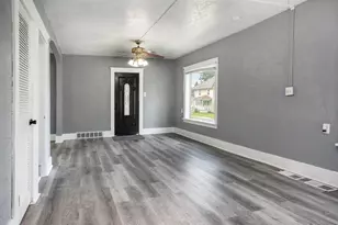 51 Latta St, Battle Creek, MI 49017 - Photo 3