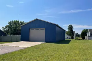 619 Twin Hills Dr, Watervliet, MI 49098 - Photo 1
