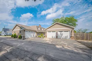 5065 Pine Dr, Jackson, MI 49201 - Photo 1