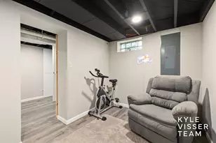 3030 Cascade Rd SE, East Grand Rapids, MI 49506 - Photo 37