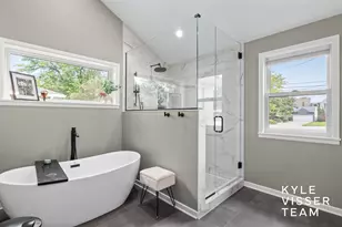 3030 Cascade Rd SE, East Grand Rapids, MI 49506 - Photo 17