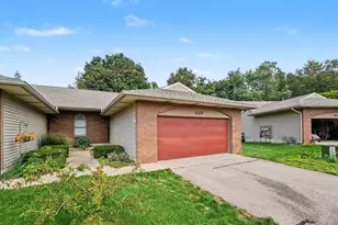 559 Spring Ln, Holland, MI 49423 - Photo 3