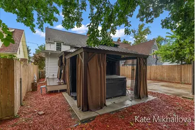 1825 Oakland Drive, Kalamazoo, MI 49008 - Photo 11