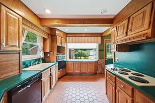 5056 Lakeshore Dr, Jackson, MI 49203 - Photo 15