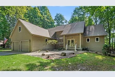 6714 Beechnut Court #204, Stanwood, MI 49346 - Photo 3