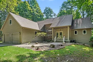 6714 Beechnut Ct, Stanwood, MI 49346 - Photo 3