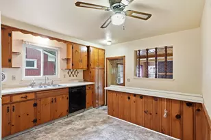 25036 Cathedral St, Bedford, MI 48239 - Photo 9