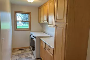 604 Hampshire Dr, Sturgis, MI 49091 - Photo 9