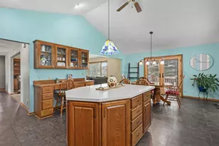 10068 Holiday Dr, Zeeland, MI 49464 - Photo 11