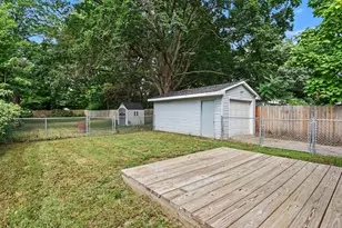 809 Hall St, Albion, MI 49224 - Photo 23