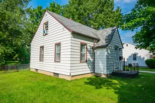 92 Kellogg St, Battle Creek, MI 49037 - Photo 3