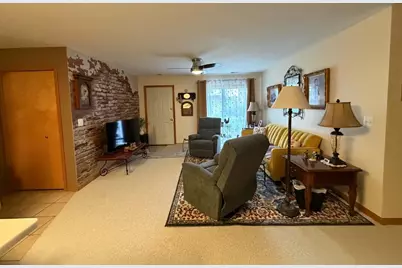 24134 Wedgewood Circle #39, Warren, MI 48091 - Photo 3