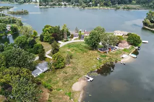 7436 Oak Bay Dr, White Lake, MI 48383 - Photo 3