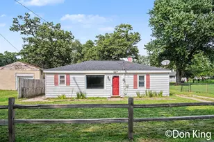 3717 Ivy Dr NE, Grand Rapids, MI 49525 - Photo 1