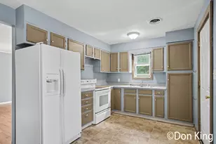 3717 Ivy Dr NE, Grand Rapids, MI 49525 - Photo 7