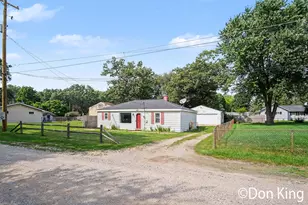 3717 Ivy Dr NE, Grand Rapids, MI 49525 - Photo 3