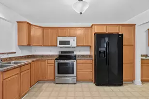35251 Silver Maple Dr, Clinton Twp, MI 48035 - Photo 5