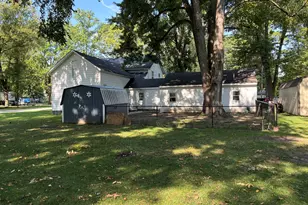 400 N 6th St, Coleman, MI 48618 - Photo 9