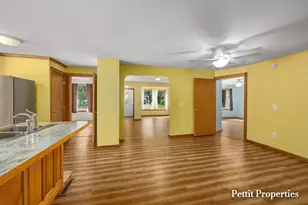 302 John St, Clare, MI 48617 - Photo 9