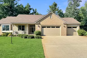 618 White Pine Dr, Cadillac, MI 49601 - Photo 1