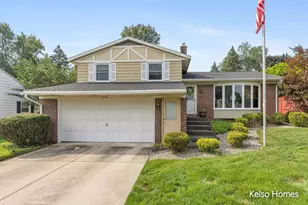 1704 Millbank St SE, Grand Rapids, MI 49508 - Photo 1