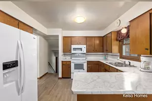 1704 Millbank St SE, Grand Rapids, MI 49508 - Photo 5