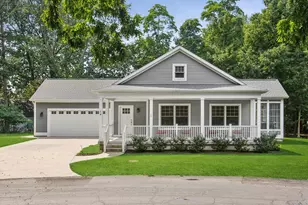 556 N Shore Dr, South Haven, MI 49090 - Photo 1