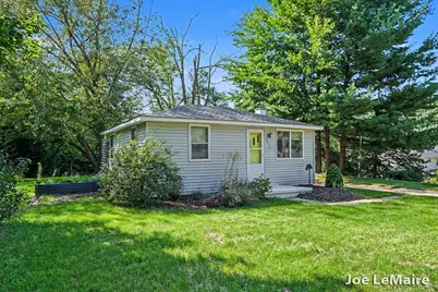 4977 Hunsberger Avenue NE, Grand Rapids, MI 49525 - Photo 3