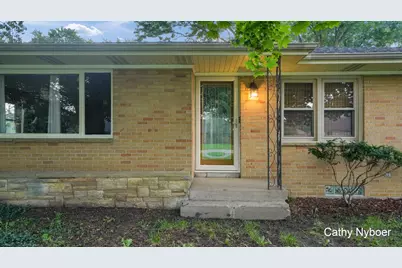 3860 Ivanrest Avenue SW, Grandville, MI 49418 - Photo 3