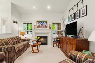 106 Village Pl Dr, Chelsea, MI 48118 - Photo 3