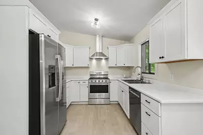 1312 Gladstone Drive SE, Grand Rapids, MI 49506 - Photo 9