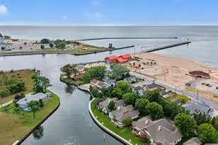 1 Harbor Point Ln, Manistee, MI 49660 - Photo 33