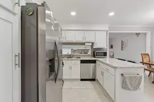 8234 Holly Dr, Canton, MI 48187 - Photo 9