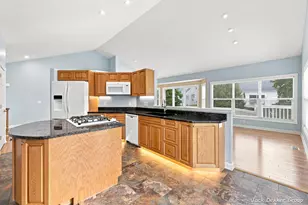 509 Hunters Run Cir, Holland, MI 49423 - Photo 13