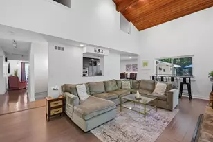 21542 Beauford Ct, Farmington Hills, MI 48167 - Photo 9