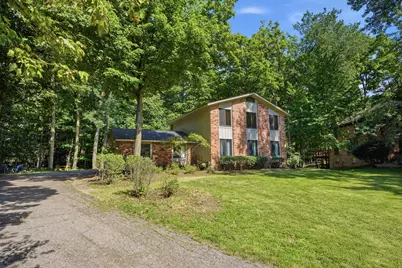 21542 Beauford Court, Farmington Hills, MI 48167 - Photo 3
