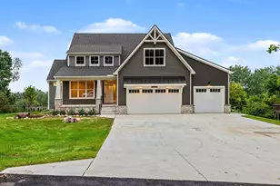 1752 Milford Heights Dr, Milford, MI 48381 - Photo 1